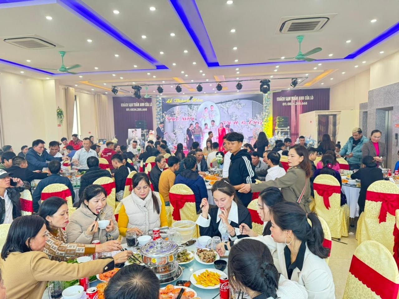 Hotel Khach San Tuan Anh Cửa Lò Esterno foto