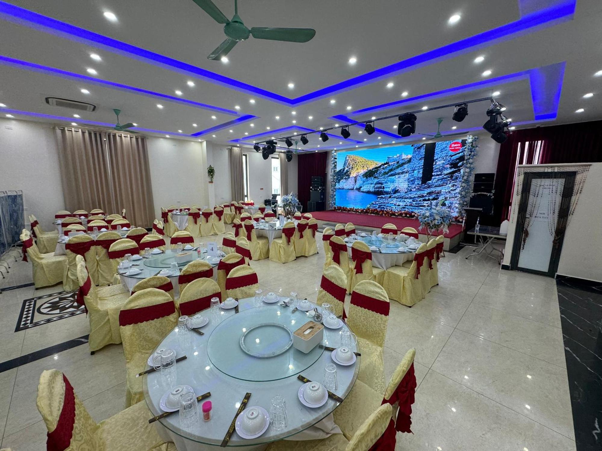 Hotel Khach San Tuan Anh Cửa Lò Esterno foto