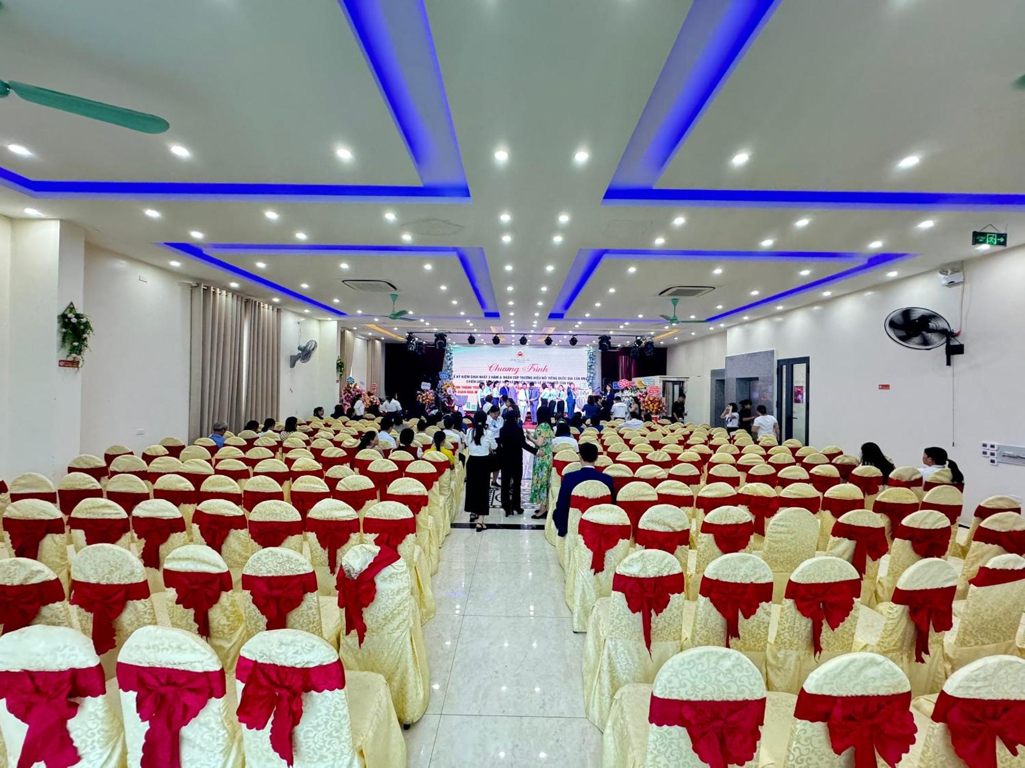 Hotel Khach San Tuan Anh Cửa Lò Esterno foto